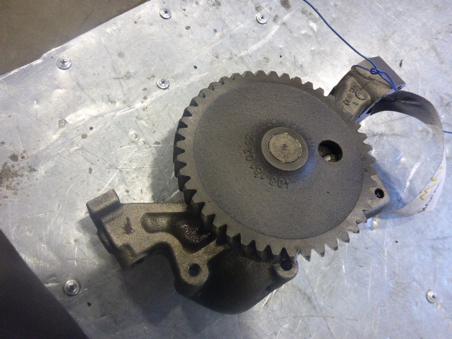 Насос масляный