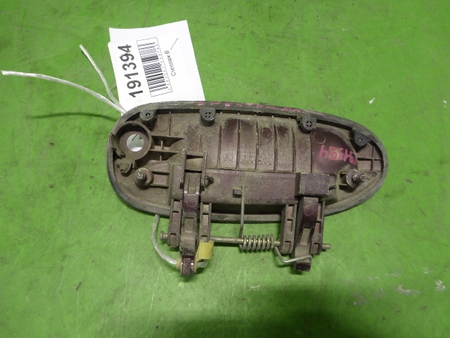 Ручка двери передней наружная правая