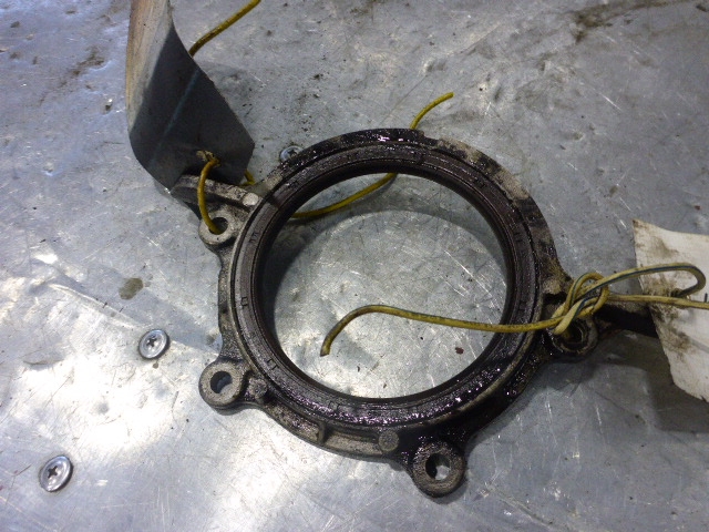 Крышка коленвала задняя