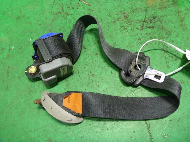 Ремень безопасности