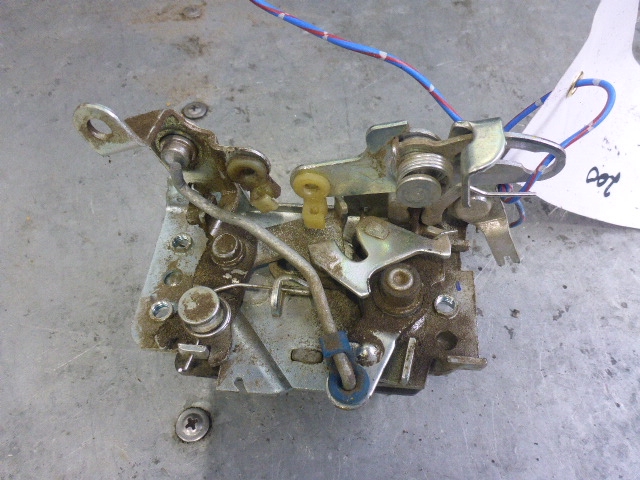 Замок двери задней правой