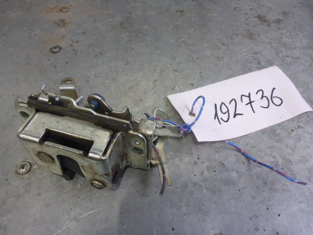 Замок двери задней правой