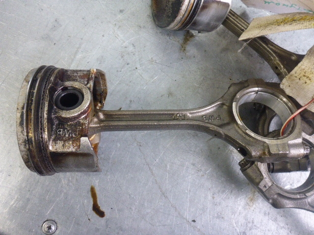 Поршень с шатуном