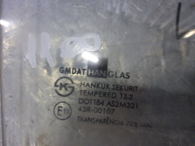 Стекло двери задней правой