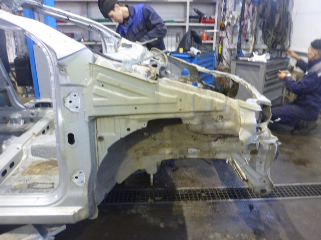 Лонжерон передний правый