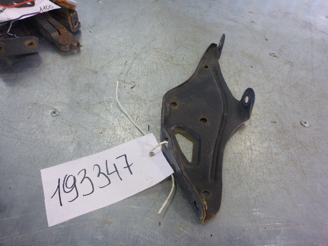 Кронштейн солнцезащитного козырька