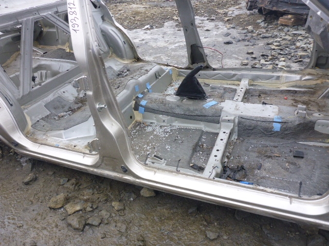 Порог со стойкой правый