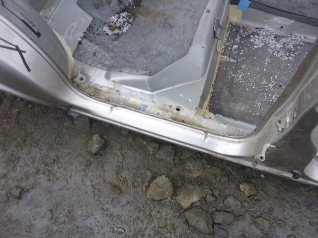 Порог со стойкой правый