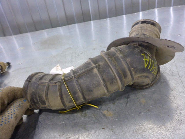 Патрубок воздушного фильтра