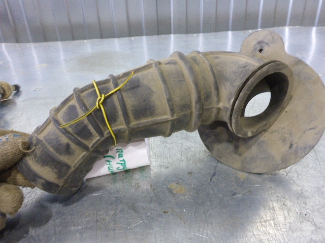 Патрубок воздушного фильтра