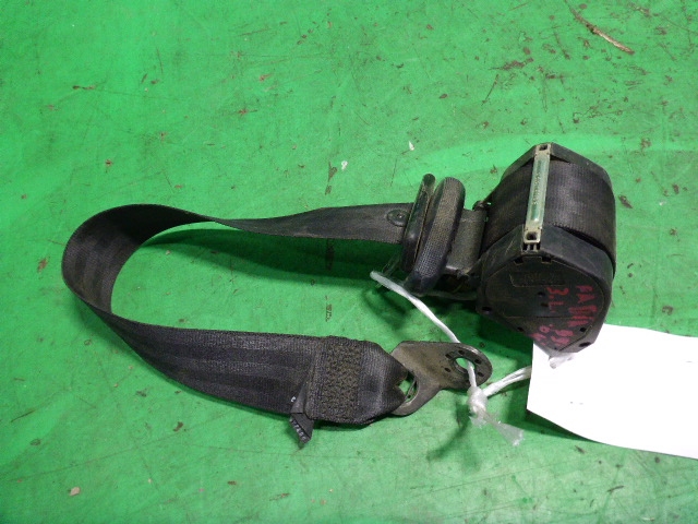 Ремень безопасности