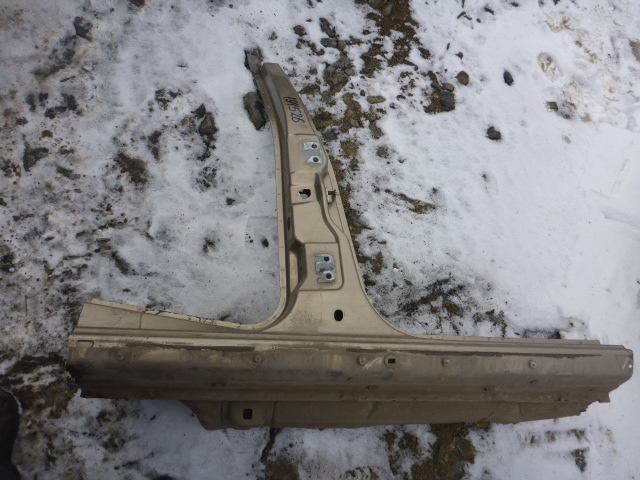 Порог со стойкой правый