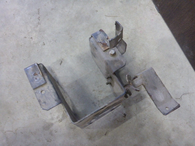 Кронштейн топливного фильтра