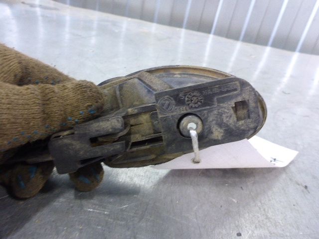 Ручка двери задней внутренняя левая