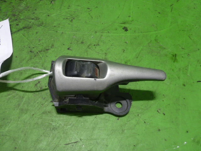 Ручка двери задней внутренняя левая