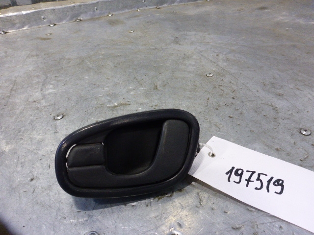 Ручка двери передней внутренняя левая