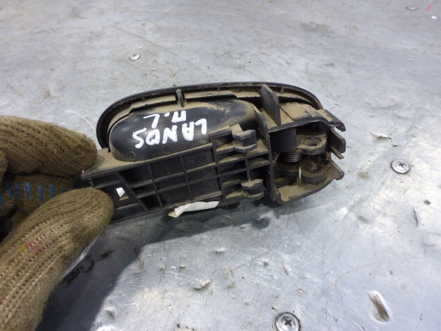 Ручка двери передней внутренняя левая