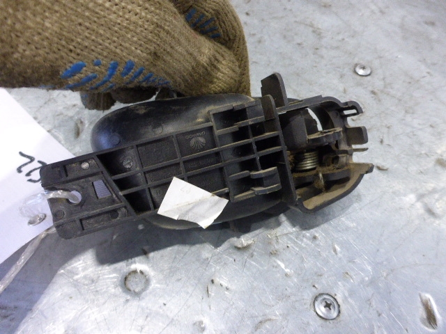 Ручка двери задней внутренняя левая