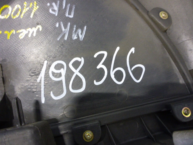 Обшивка двери передней правой