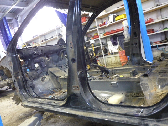 Порог со стойкой левый