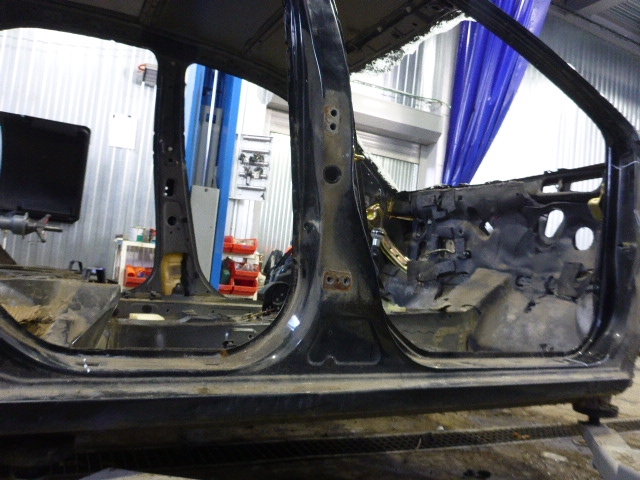 Порог со стойкой правый