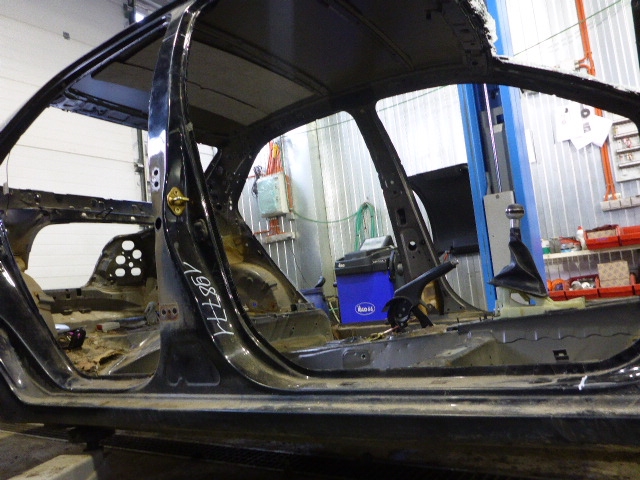 Порог со стойкой правый