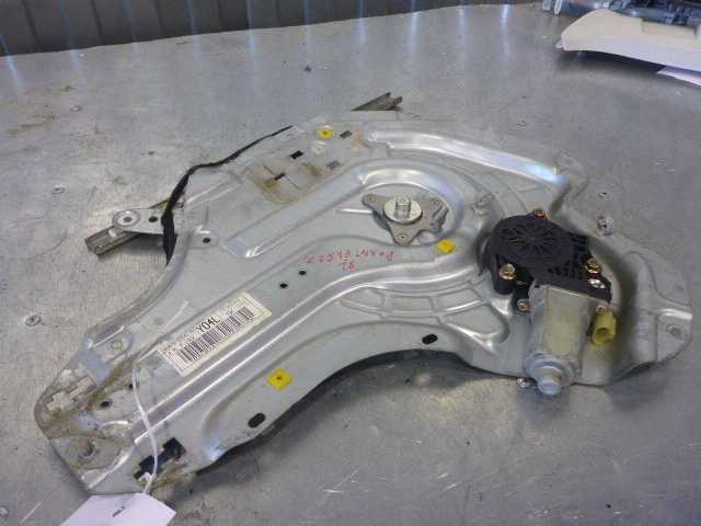 Стеклоподъемник электр. задний левый