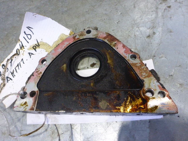 Крышка двигателя передняя