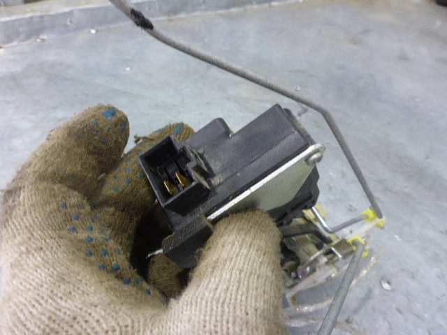 Замок двери задней правой