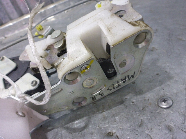 Замок двери задней правой