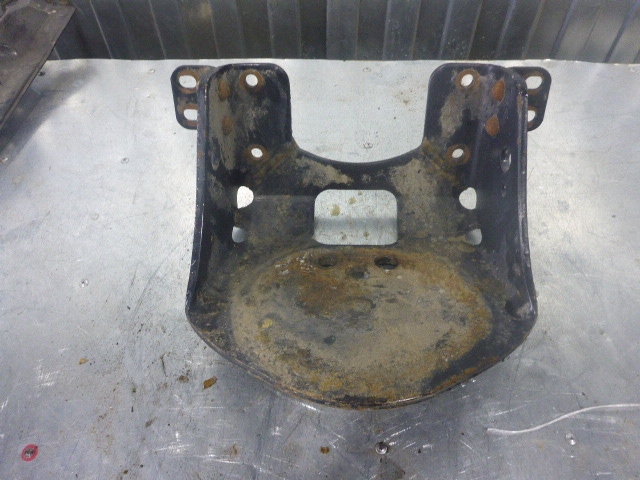 Кронштейн амортизатора