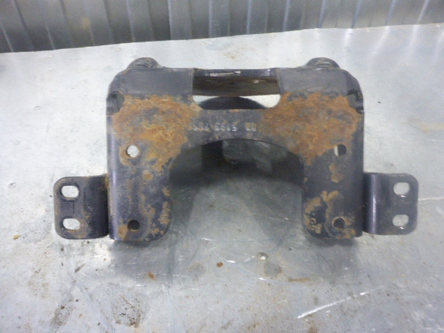 Кронштейн амортизатора