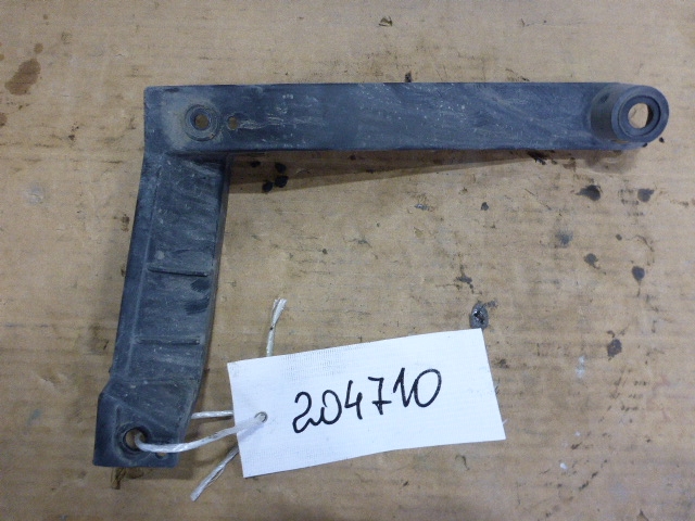 Кронштейн заднего бампера правый