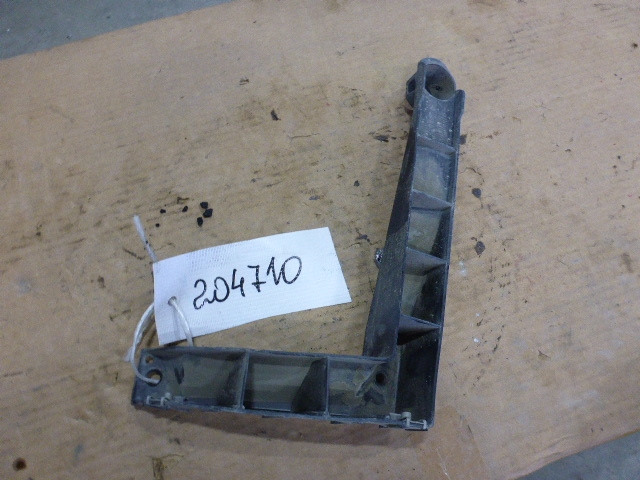 Кронштейн заднего бампера правый