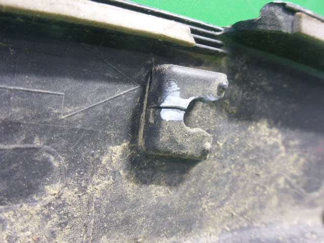 Накладка заднего крыла левого