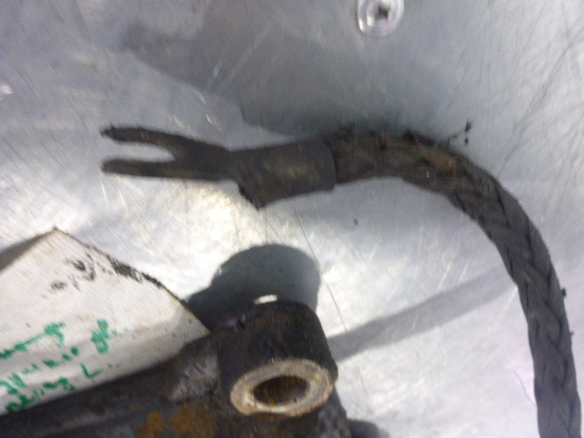 Кронштейн двигателя левый