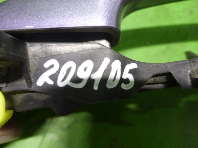 Ручка двери передней наружная правая