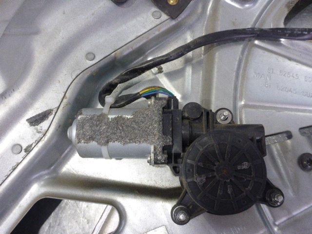 Стеклоподъемник электр. передний правый