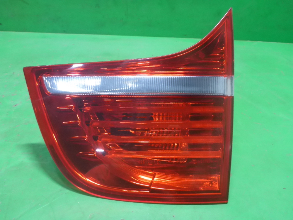 Фонарь задний внутренний правый