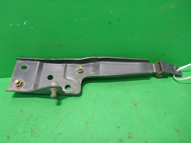 Петля капота левая