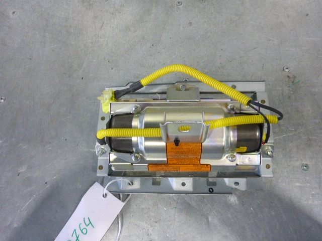 Подушка безопасности пассажирская (в торпедо)