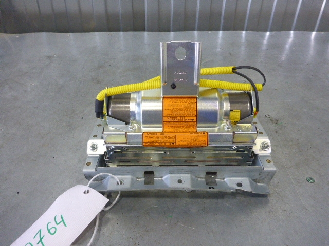 Подушка безопасности пассажирская (в торпедо)