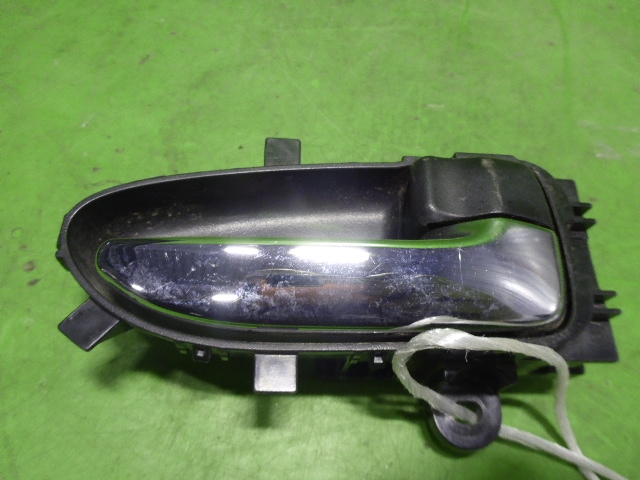 Ручка двери передней внутренняя правая