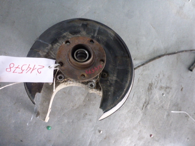 Кулак поворотный задний левый