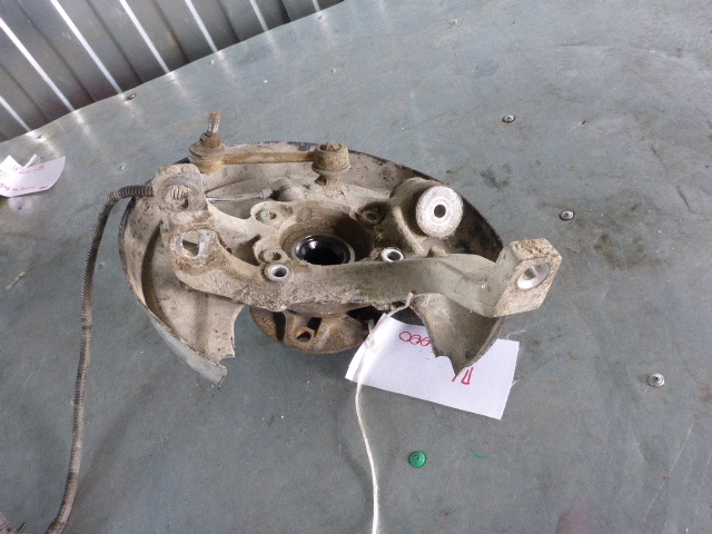 Кулак поворотный задний левый