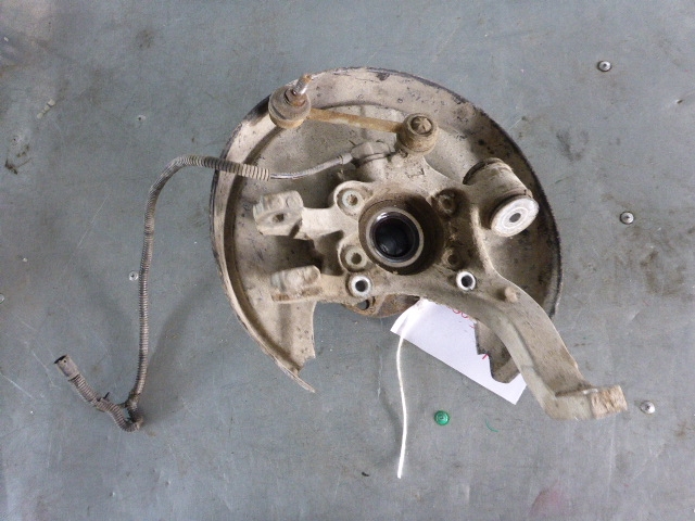 Кулак поворотный задний левый