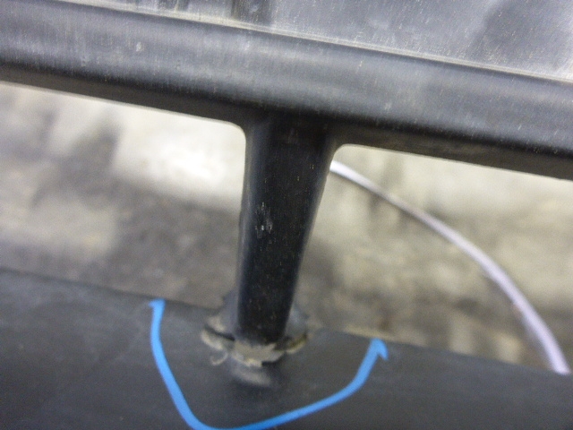 Решетка в бампер центральная