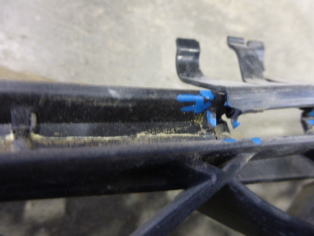 Решетка в бампер центральная