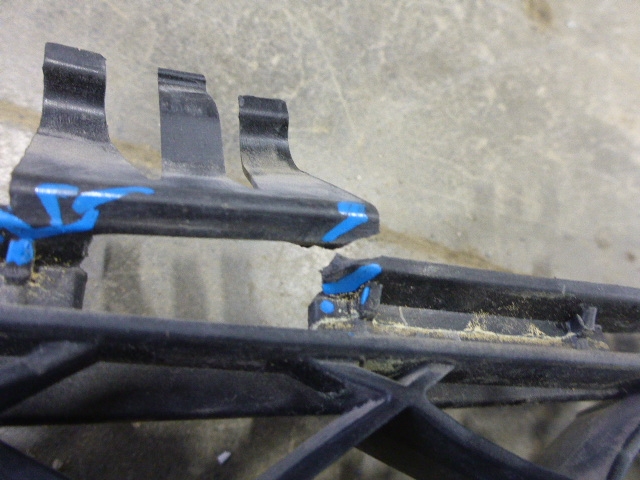 Решетка в бампер центральная