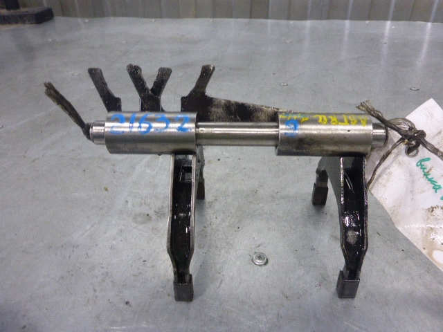 Вилка включения передачи